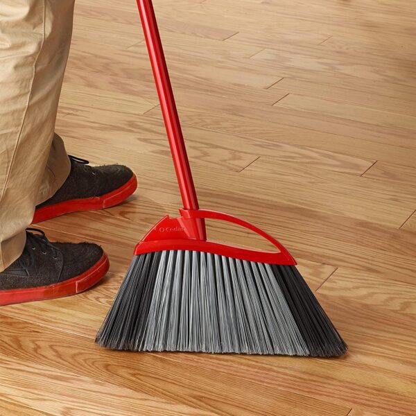 EZDUZZIT ANGLE BROOM 11 X 7 INCHES WITH WOODEN HANDLE RED & BLUE
Item # 26575