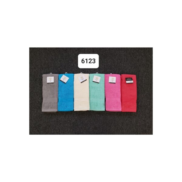 "HAND TOWEL-ASSORTED COLORS (15X25) 100%
COTTON- 72/BOX"