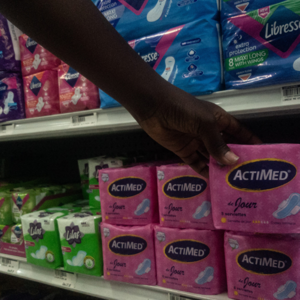 SERVIETTE HYGIENIQUE ACTIMED BLEU ET ROSE  30/ CS